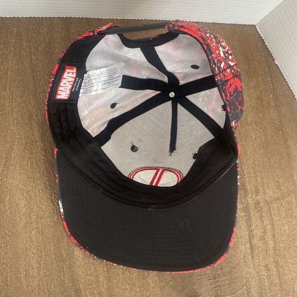 Marvel Deadpool‎ Hat - Picture 4 of 4